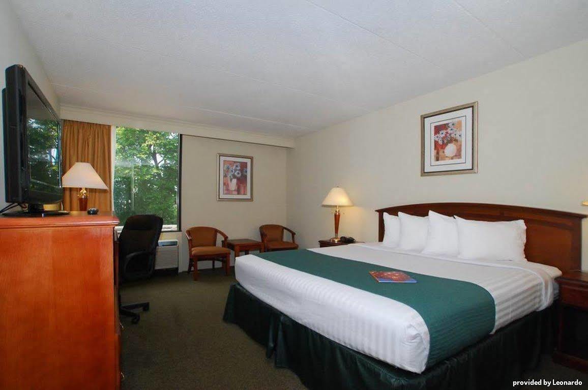 Best Western Plus Lower South End Шарлотт Номер фото